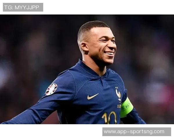 姆巴佩赞阿什拉夫社媒庆祝胜利引热议姆总点赞太牛了